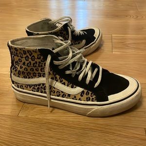 Women’s vans suede cheetah print old skool high tops